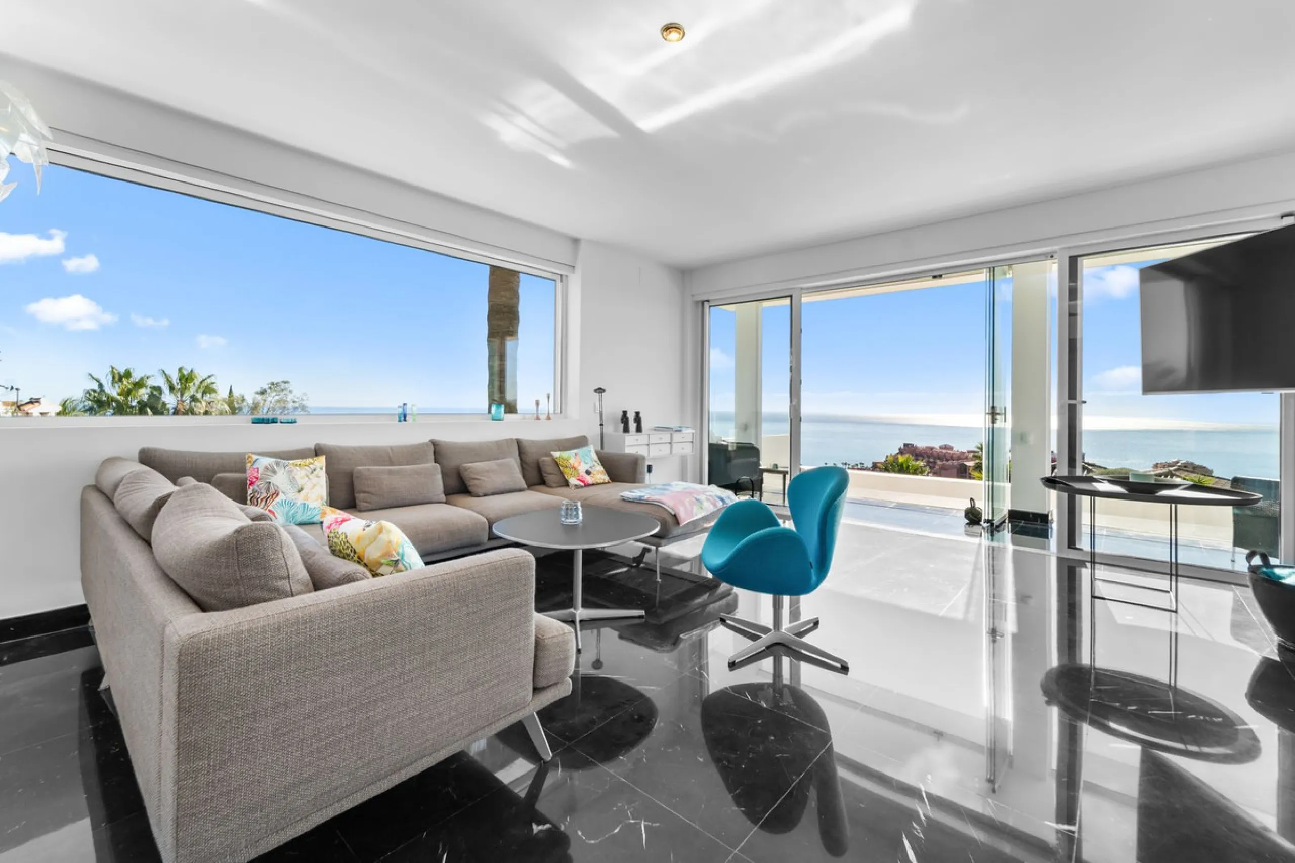 **Luxury Villa with Panoramic Sea Views in La Capellania**