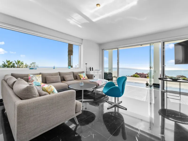 **Luxury Villa with Panoramic Sea Views in La Capellania**