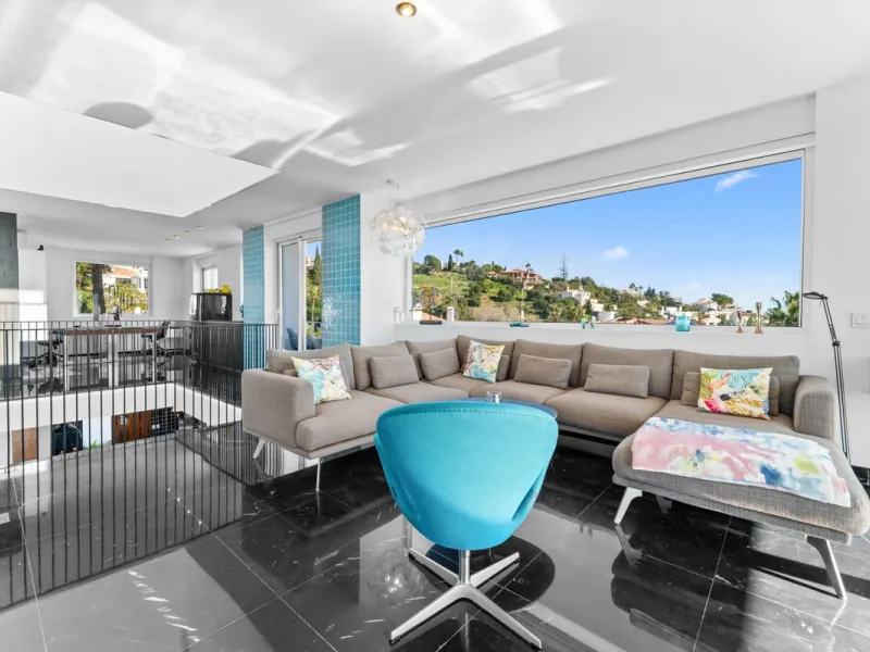 **Luxury Villa with Panoramic Sea Views in La Capellania**