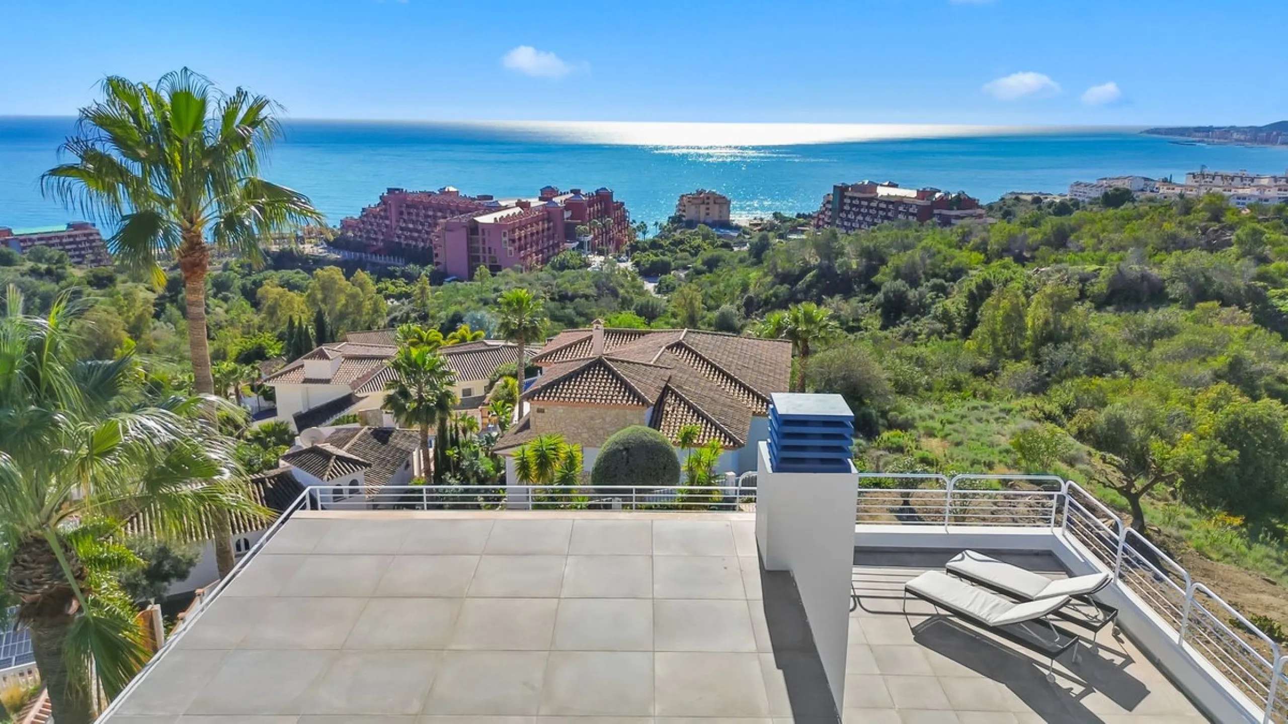 **Luxury Villa with Panoramic Sea Views in La Capellania**
