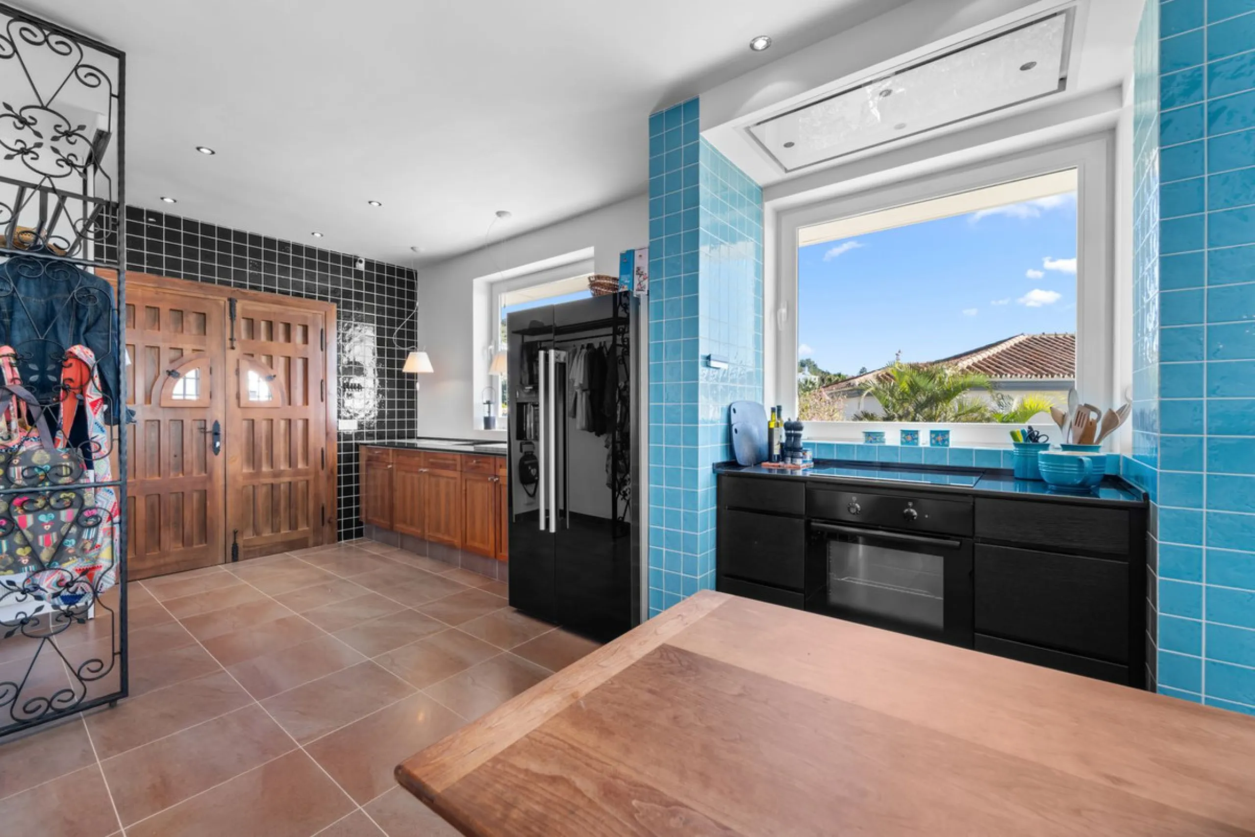 **Luxury Villa with Panoramic Sea Views in La Capellania**