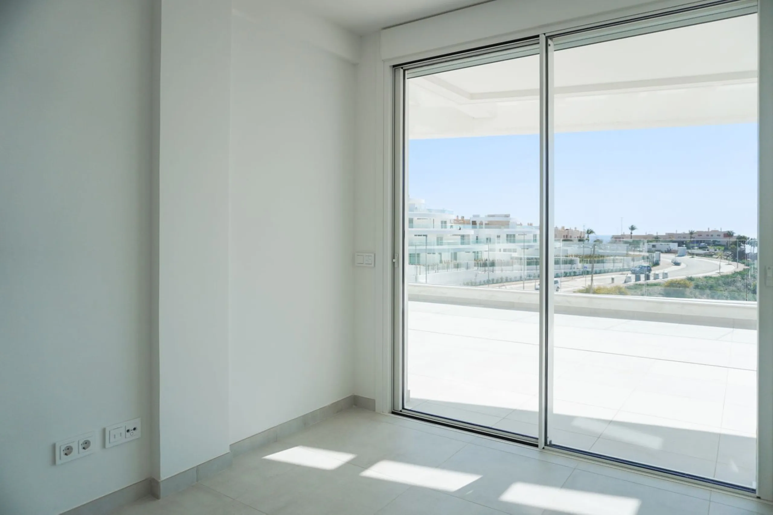 Brand new 3-bedroom apartment with sea views in La Cala de Mijas