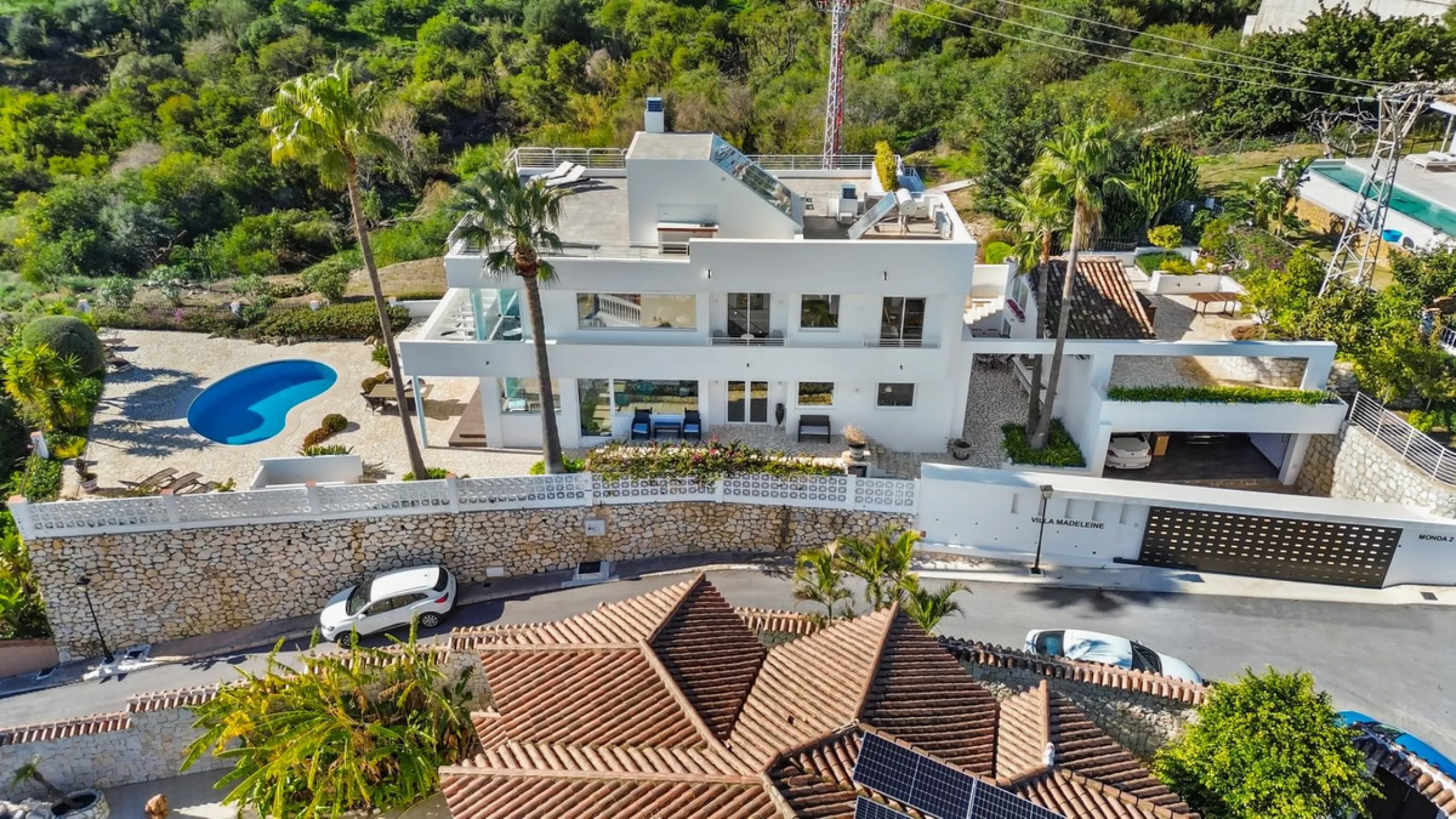 **Luxury Villa with Panoramic Sea Views in La Capellania**