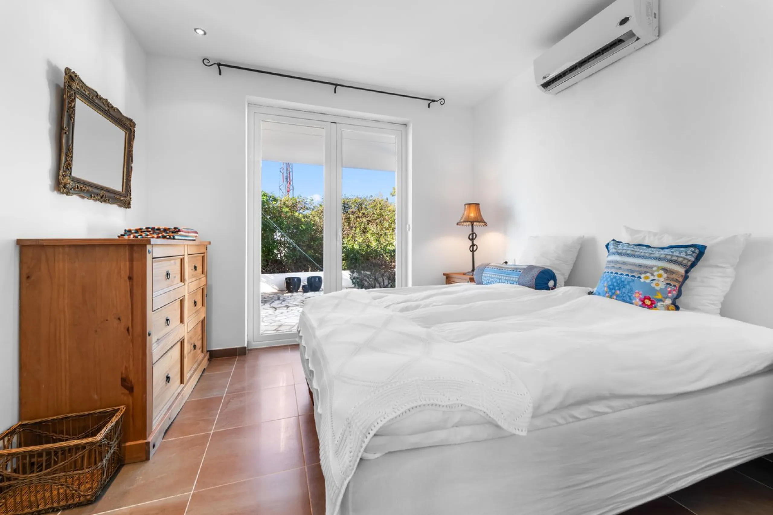 **Luxury Villa with Panoramic Sea Views in La Capellania**
