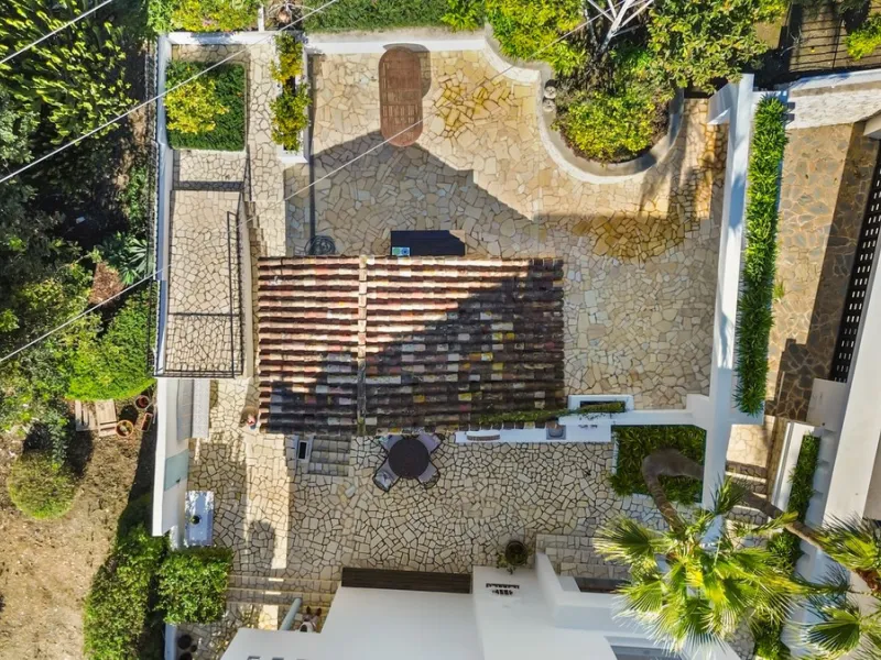 **Luxury Villa with Panoramic Sea Views in La Capellania**