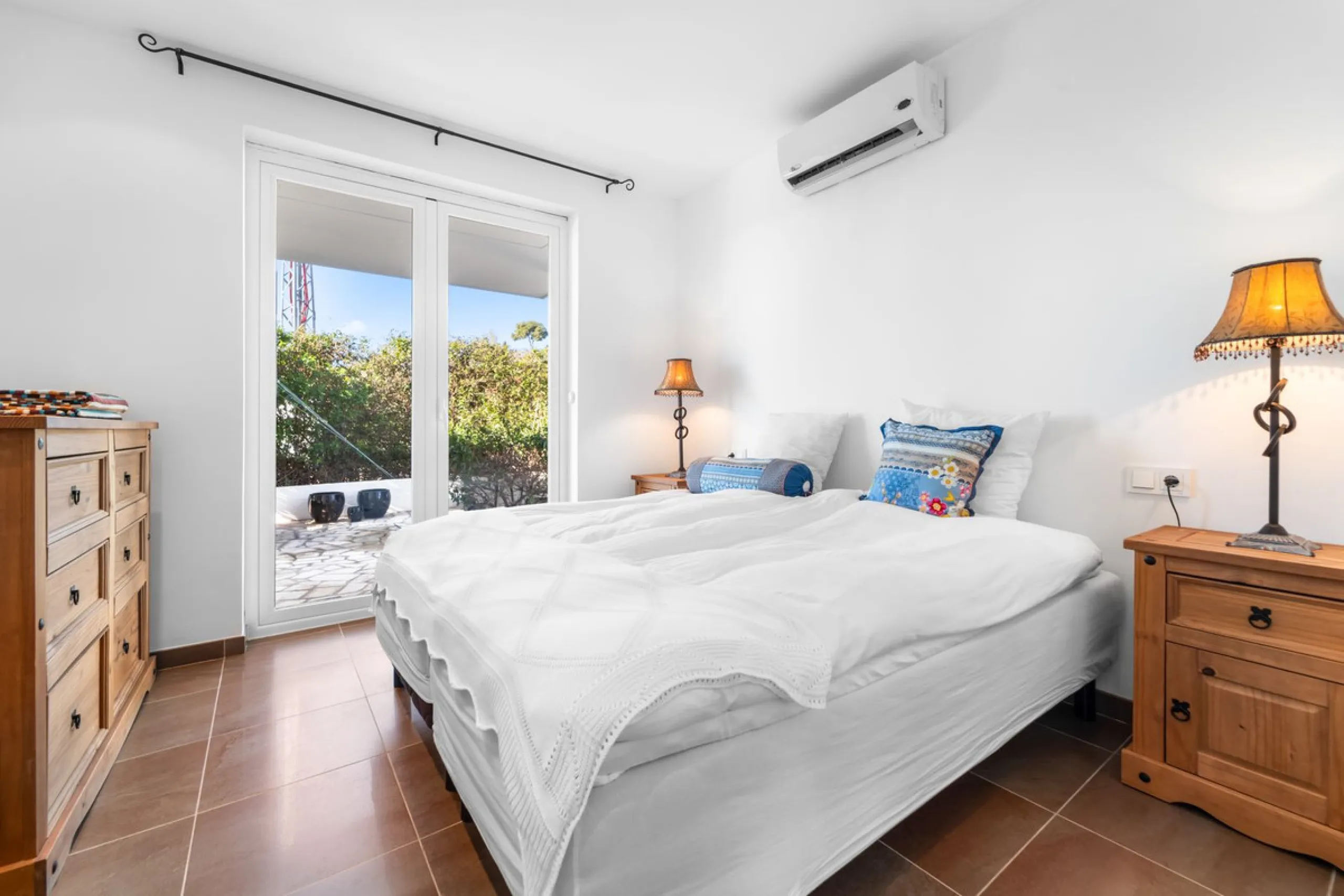 **Luxury Villa with Panoramic Sea Views in La Capellania**