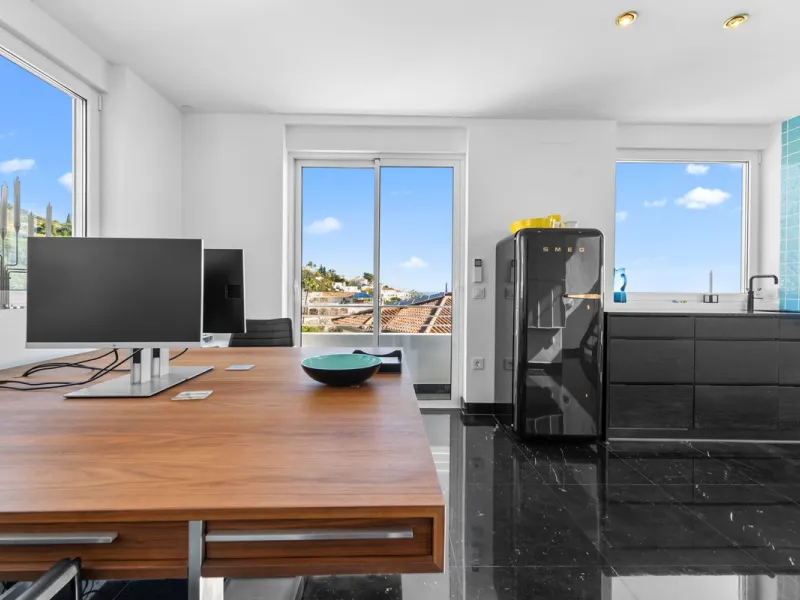 **Luxury Villa with Panoramic Sea Views in La Capellania**