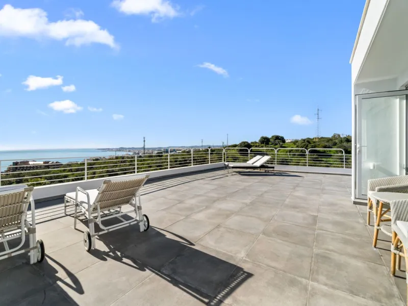 **Luxury Villa with Panoramic Sea Views in La Capellania**