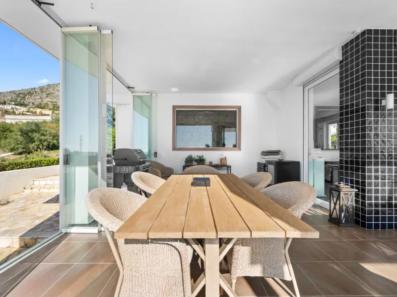 **Luxury Villa with Panoramic Sea Views in La Capellania**