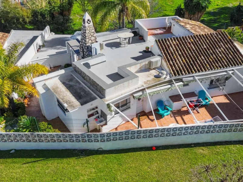 Charming detached villa located in the exclusive and highly sought-after Sohail area of Fuengirola!!