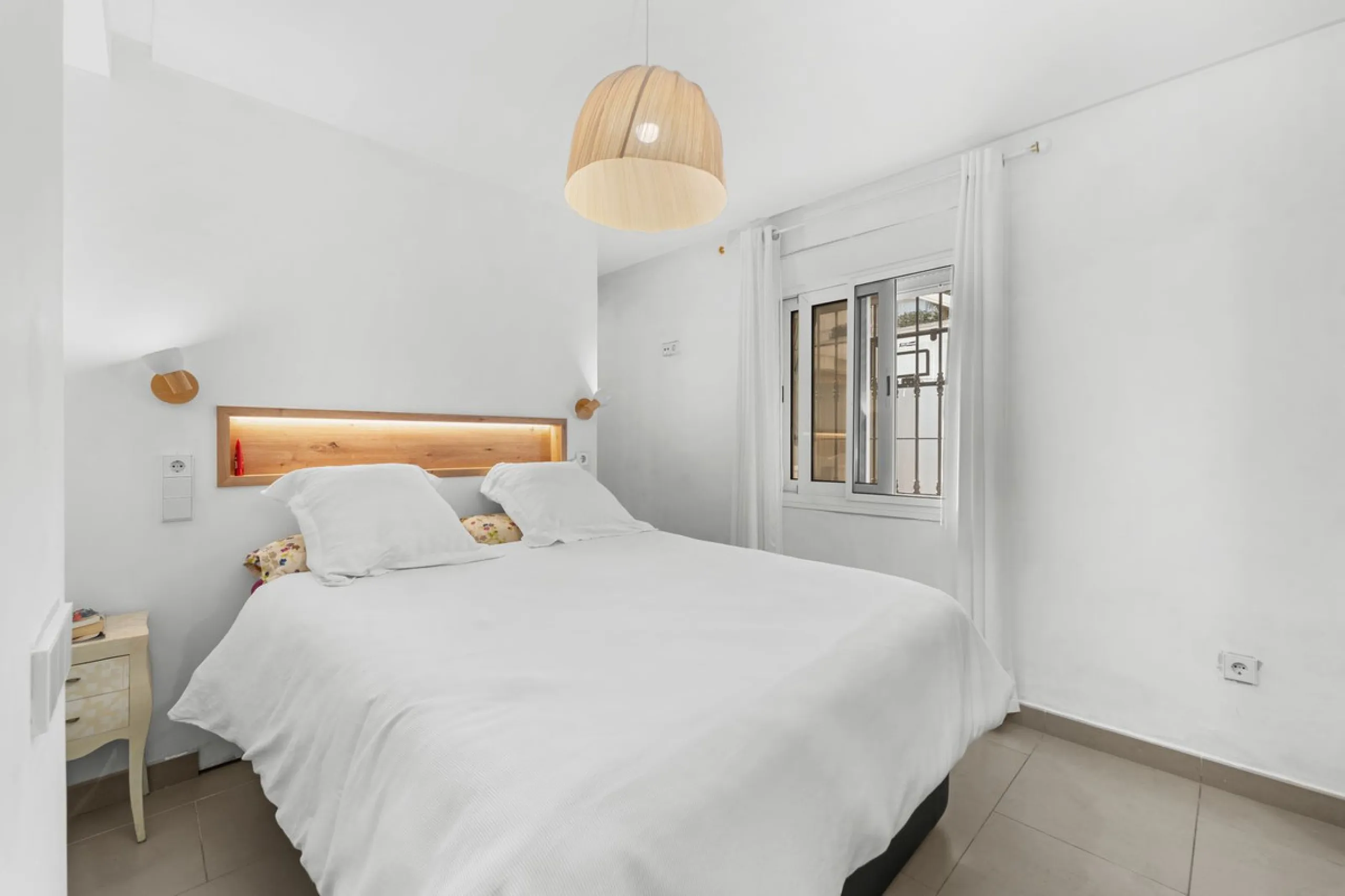 Charming detached villa located in the exclusive and highly sought-after Sohail area of Fuengirola!!