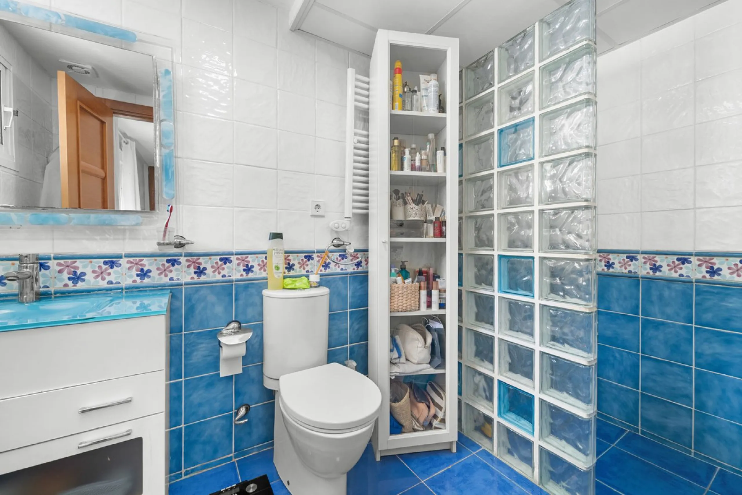 Charming detached villa located in the exclusive and highly sought-after Sohail area of Fuengirola!!