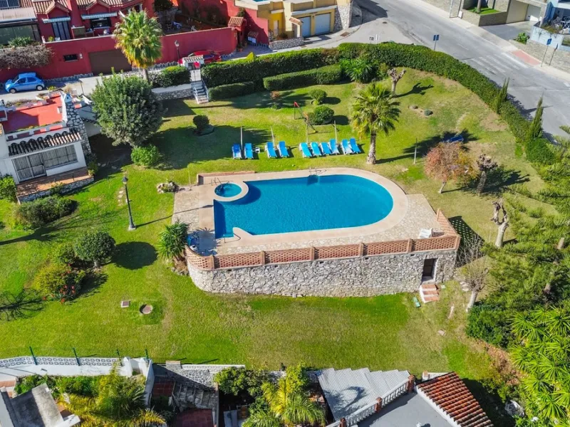 Charming detached villa located in the exclusive and highly sought-after Sohail area of Fuengirola!!