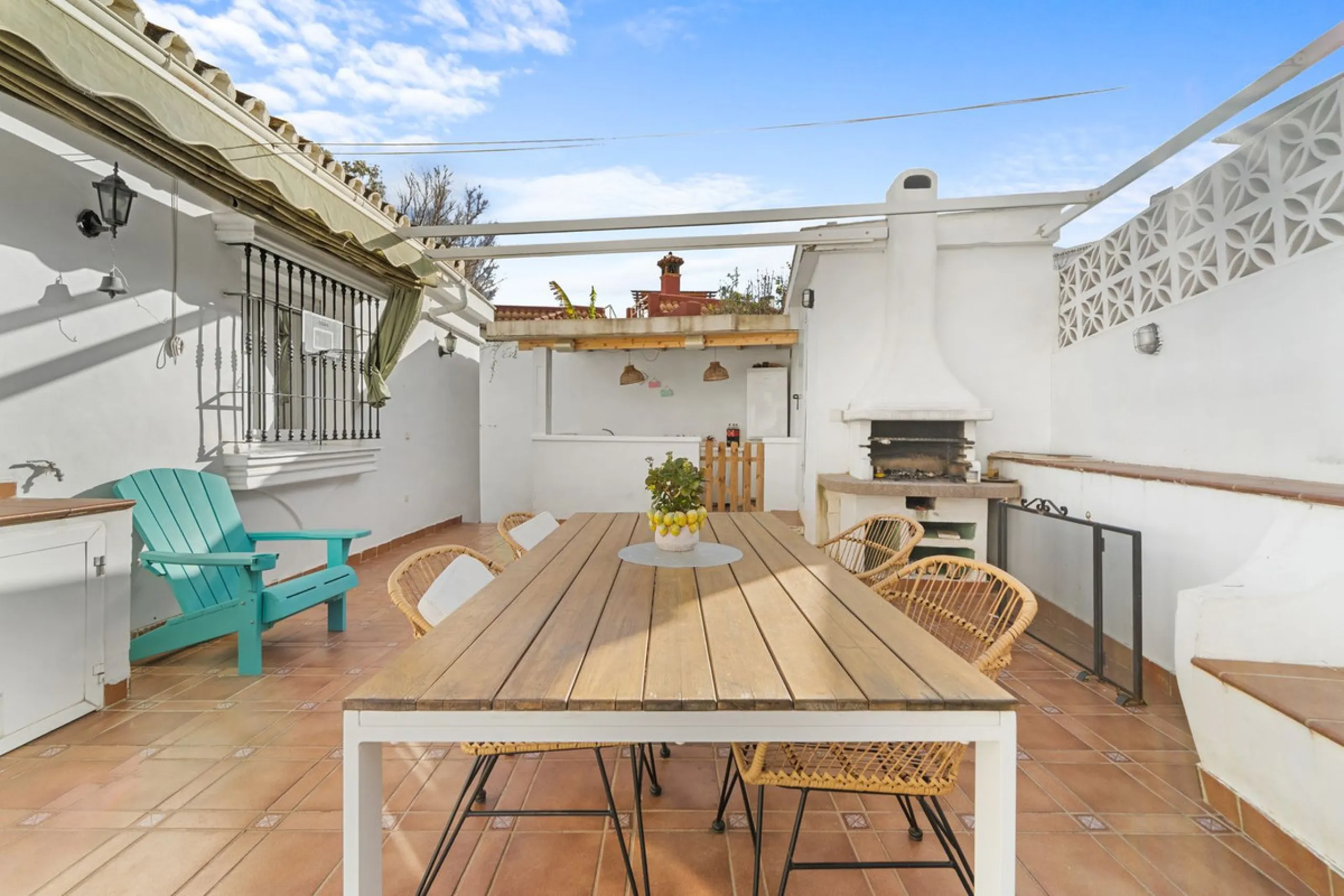 Charming detached villa located in the exclusive and highly sought-after Sohail area of Fuengirola!!