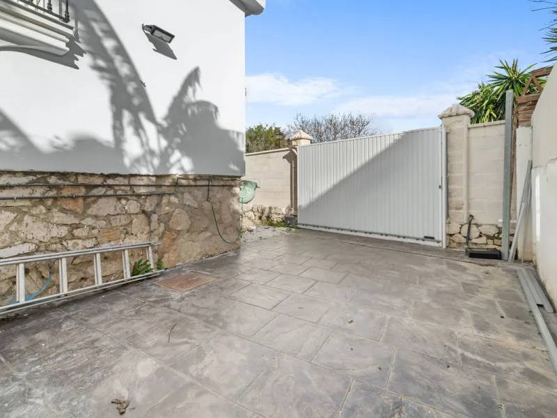 Charming detached villa located in the exclusive and highly sought-after Sohail area of Fuengirola!!