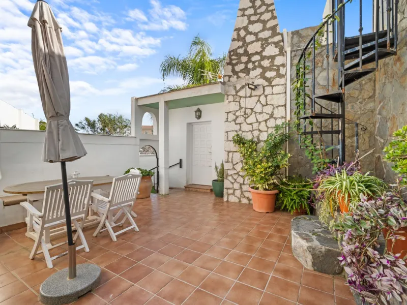 Charming detached villa located in the exclusive and highly sought-after Sohail area of Fuengirola!!