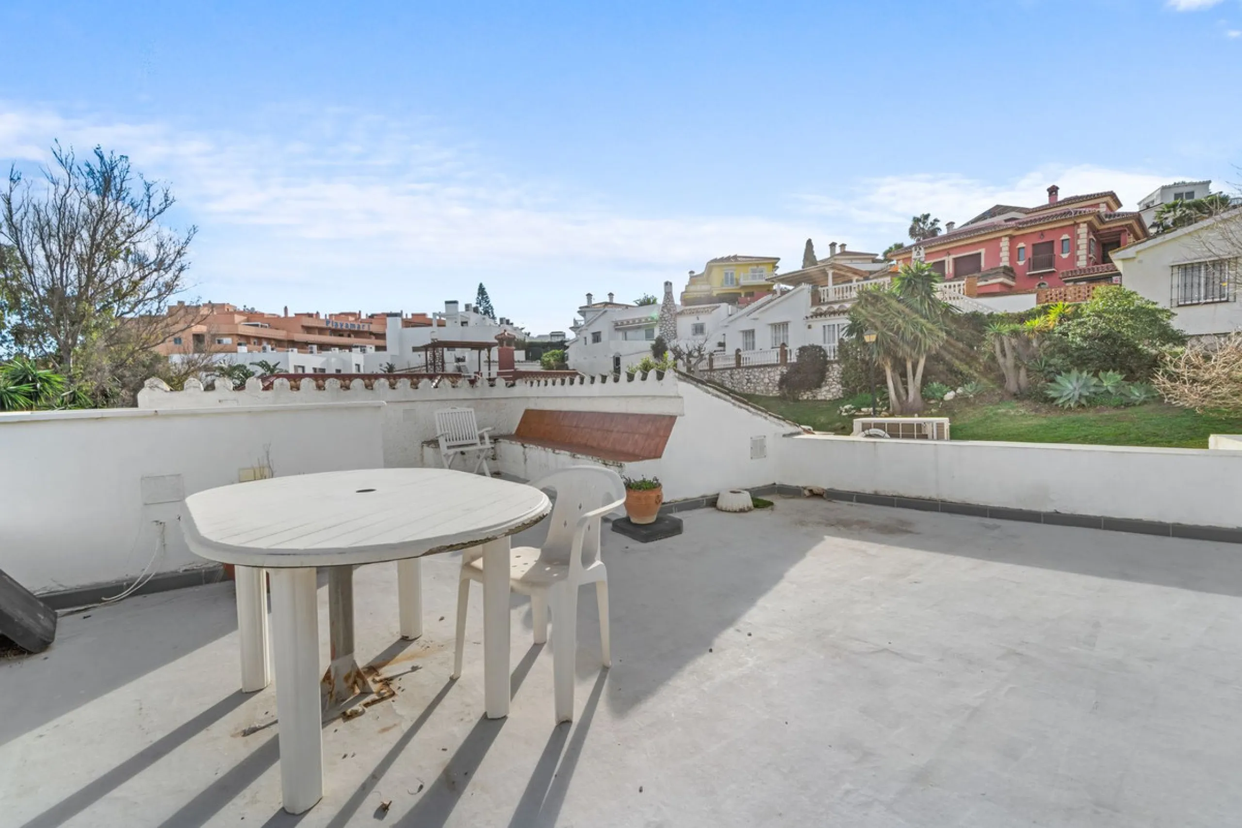 Charming detached villa located in the exclusive and highly sought-after Sohail area of Fuengirola!!