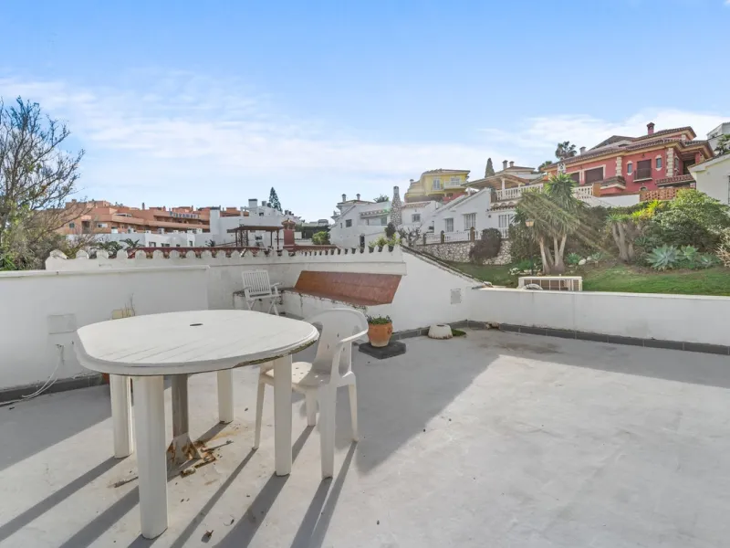 Charming detached villa located in the exclusive and highly sought-after Sohail area of Fuengirola!!