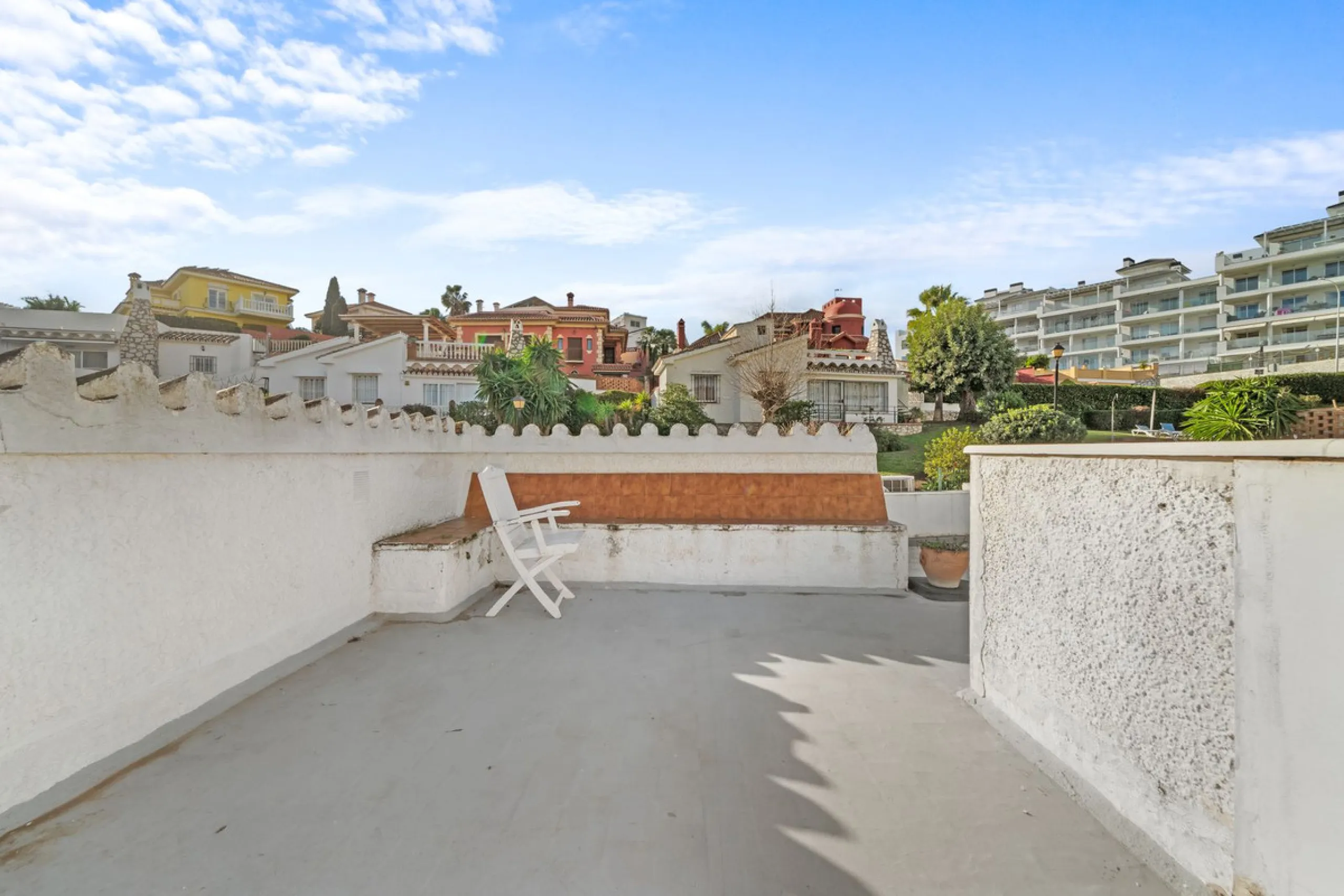 Charming detached villa located in the exclusive and highly sought-after Sohail area of Fuengirola!!
