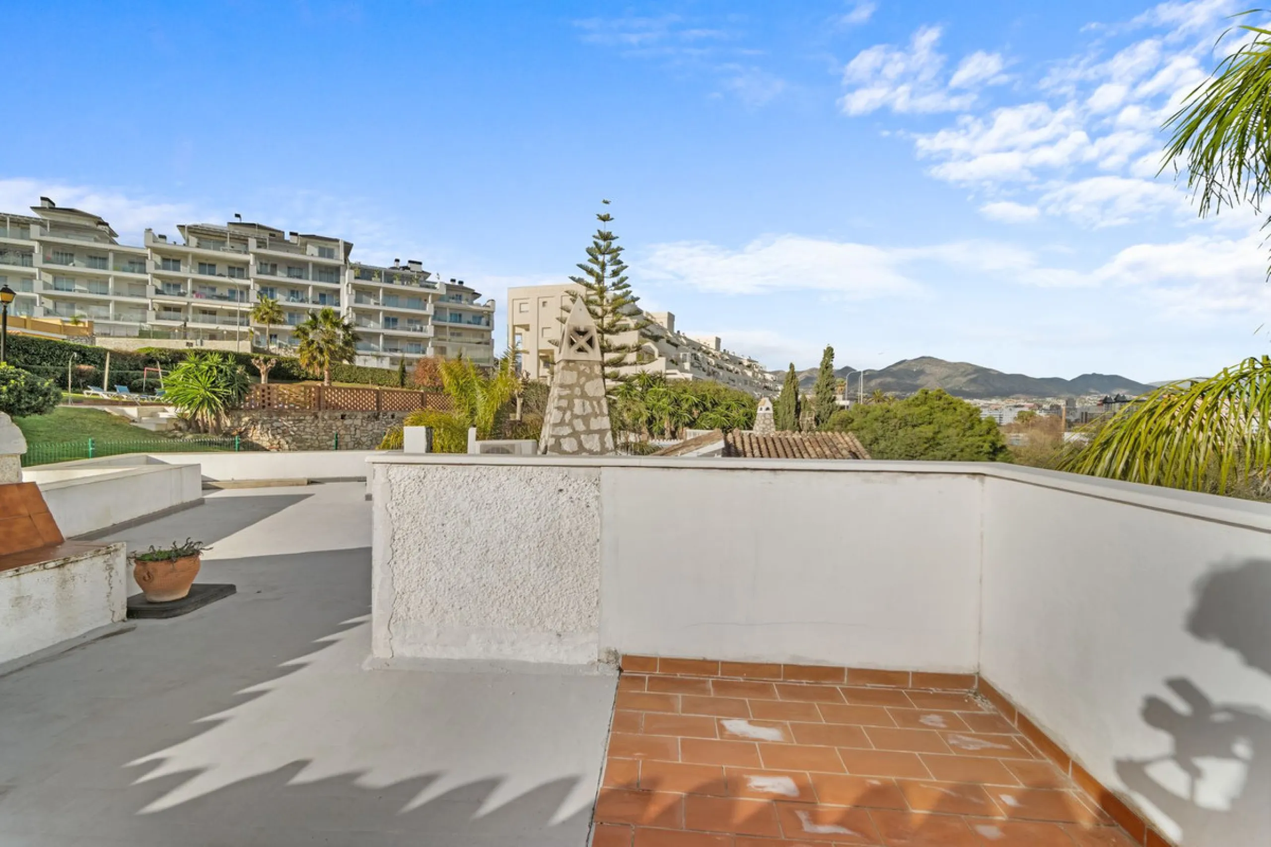 Charming detached villa located in the exclusive and highly sought-after Sohail area of Fuengirola!!
