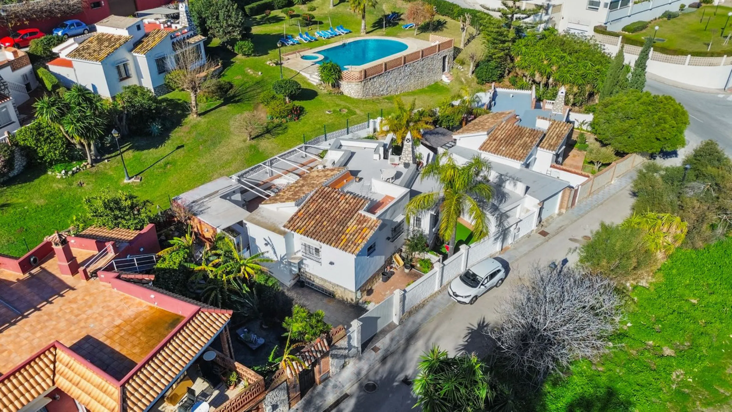 Charming detached villa located in the exclusive and highly sought-after Sohail area of Fuengirola!!