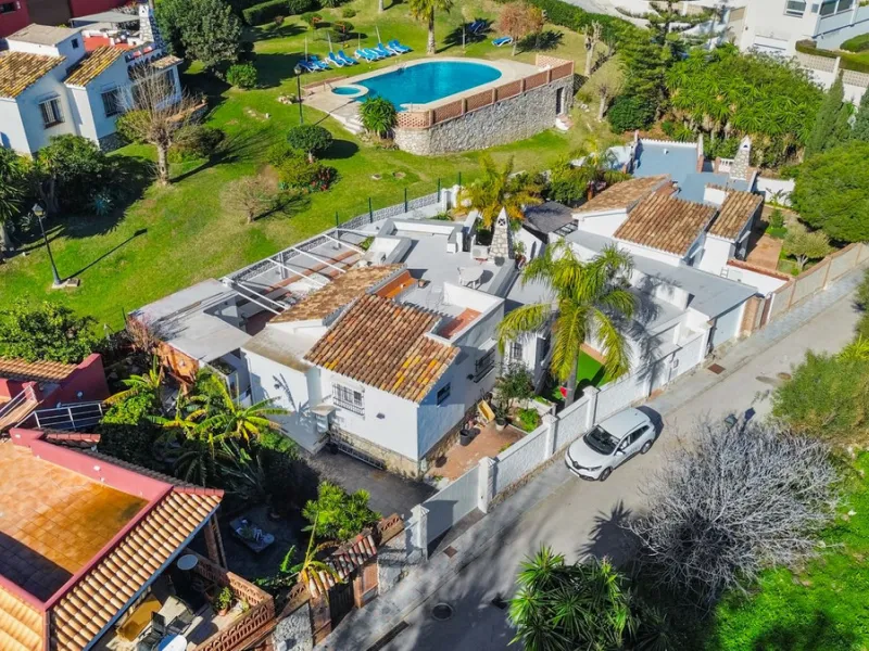 Charming detached villa located in the exclusive and highly sought-after Sohail area of Fuengirola!!