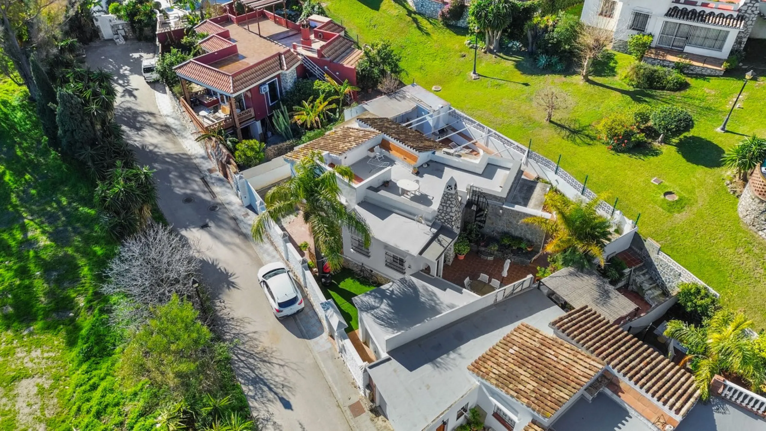 Charming detached villa located in the exclusive and highly sought-after Sohail area of Fuengirola!!