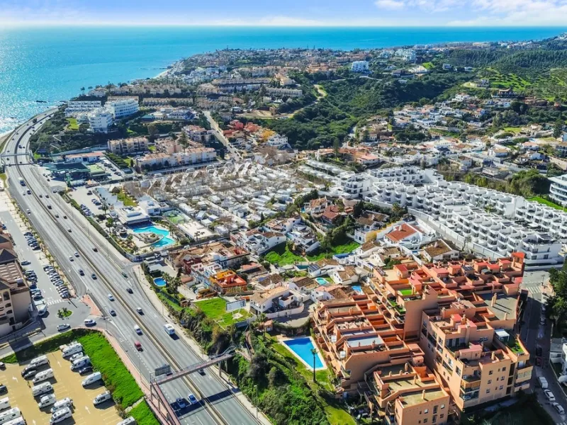 Charming detached villa located in the exclusive and highly sought-after Sohail area of Fuengirola!!