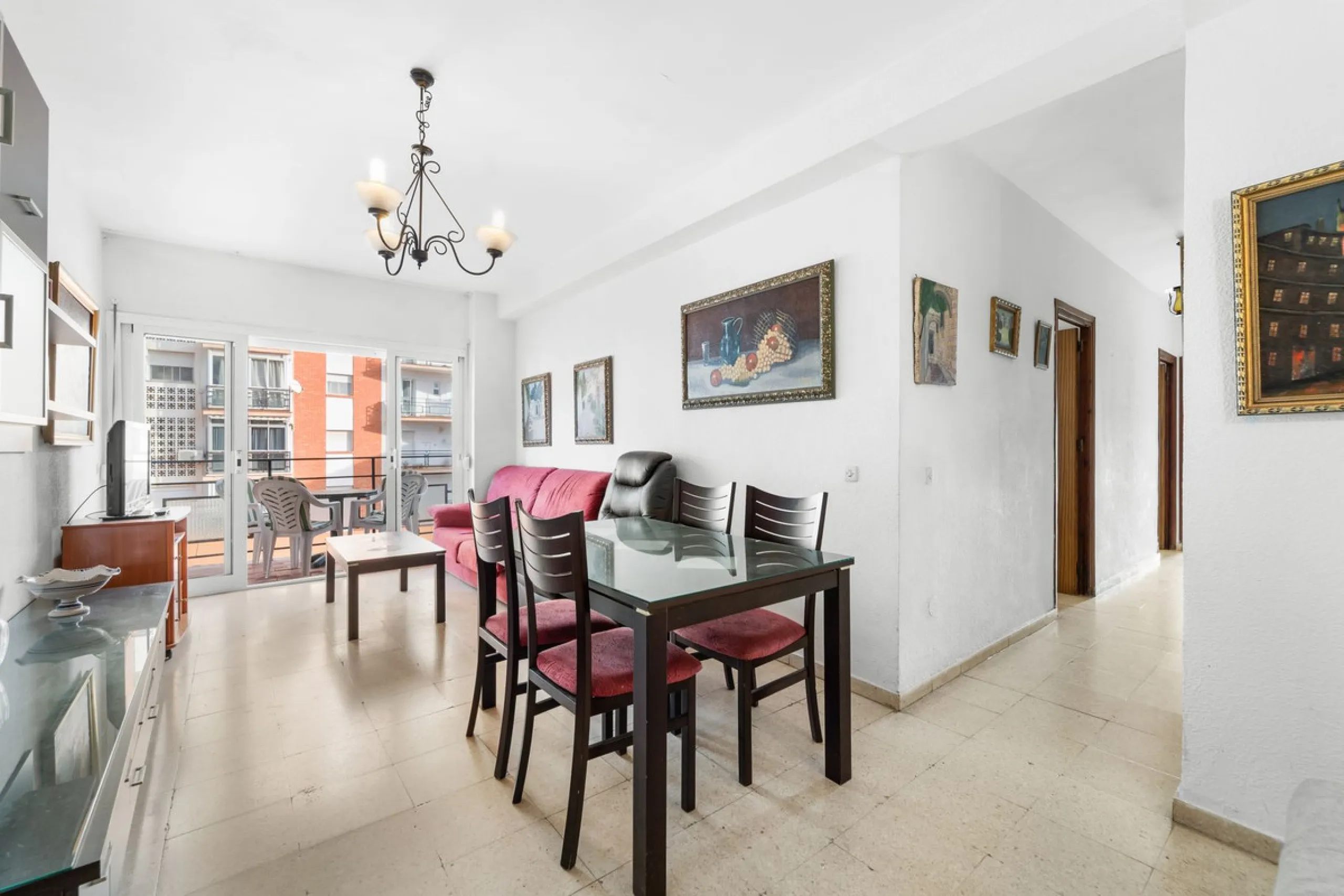Apartment - Middle Floor Apartment в продаже в Fuengirola, Málaga. В доме 3 спален и 2 ванных комнат. Площадь дома 108 м²