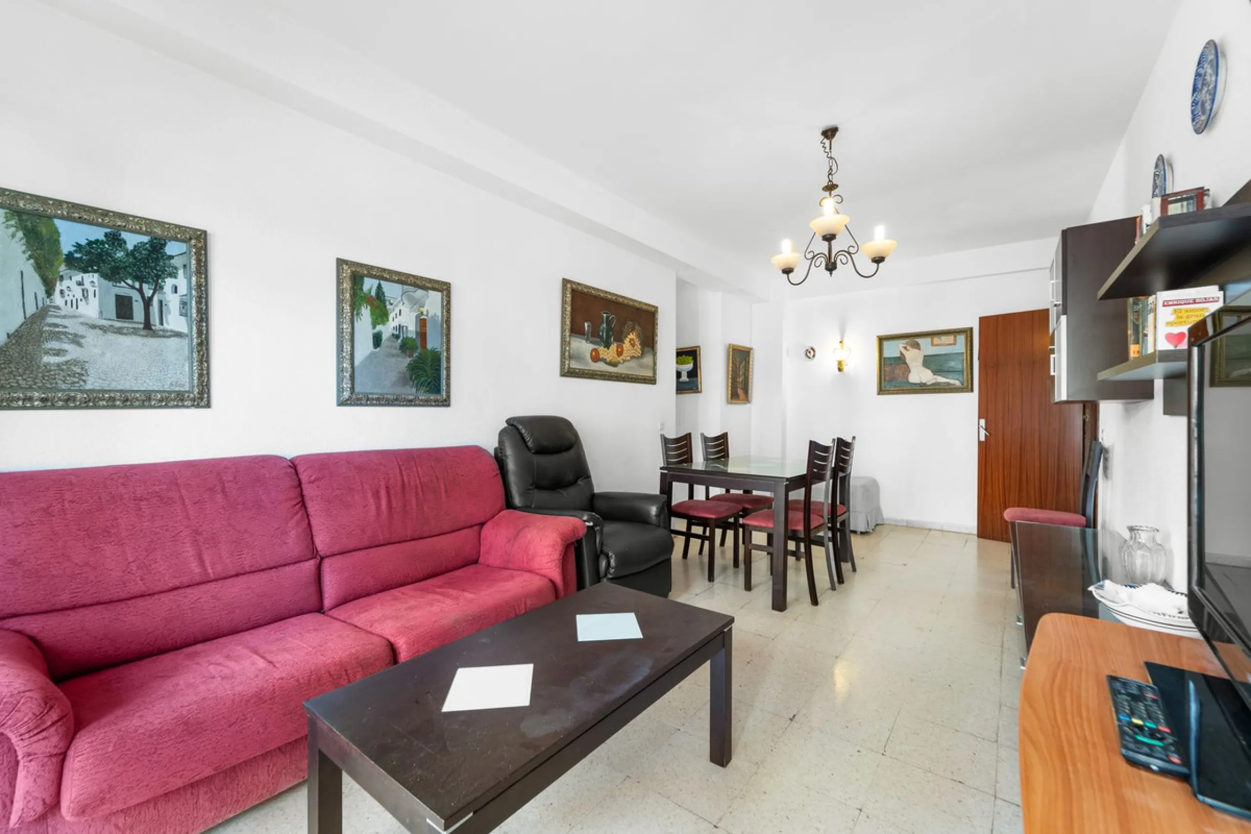 Apartment - Middle Floor Apartment в продаже в Fuengirola, Málaga. В доме 3 спален и 2 ванных комнат. Площадь дома 108 м²