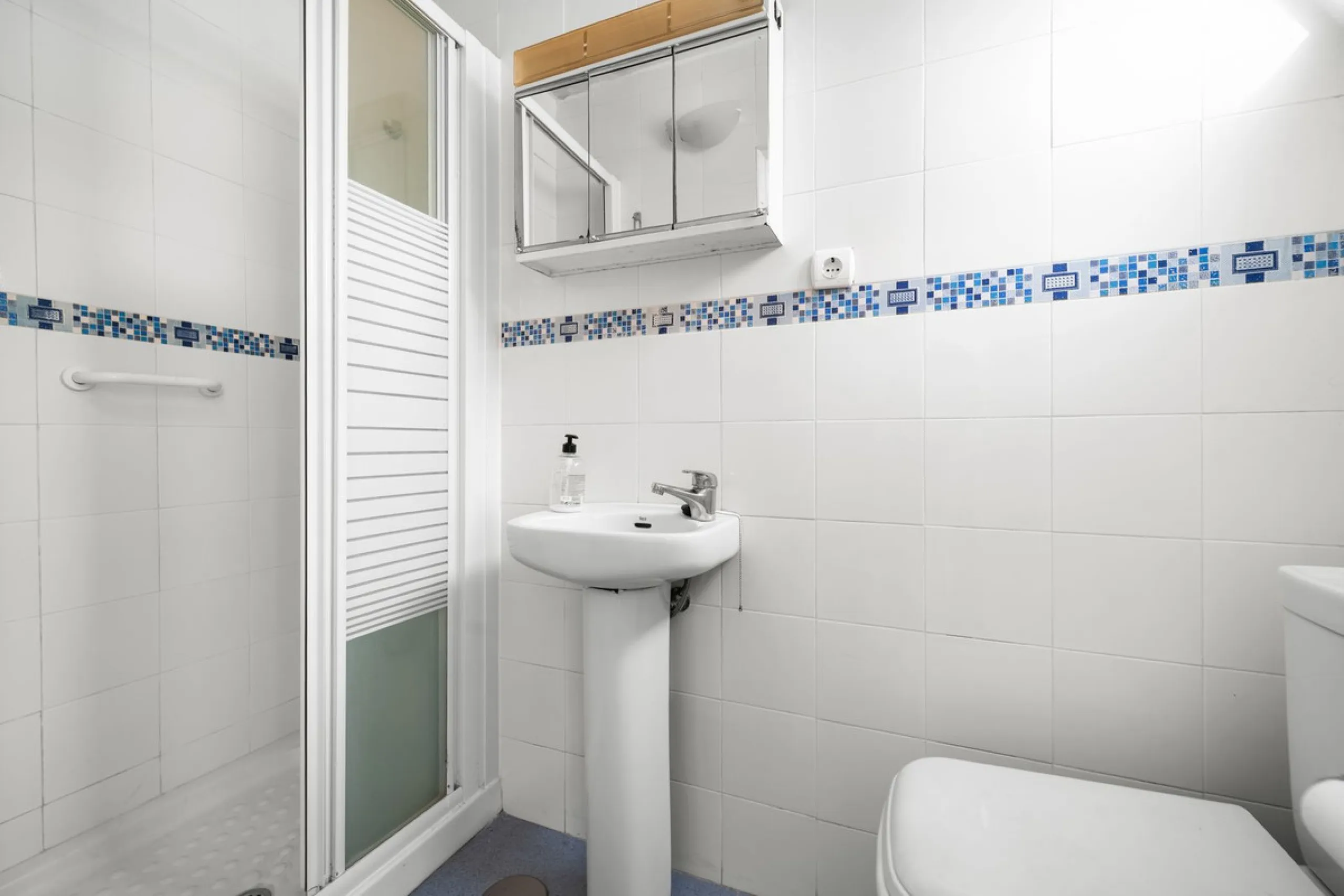 Apartment - Middle Floor Apartment в продаже в Fuengirola, Málaga. В доме 3 спален и 2 ванных комнат. Площадь дома 108 м²
