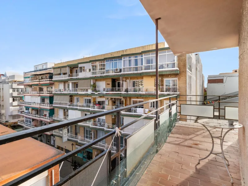 Apartment - Middle Floor Apartment в продаже в Fuengirola, Málaga. В доме 3 спален и 2 ванных комнат. Площадь дома 108 м²