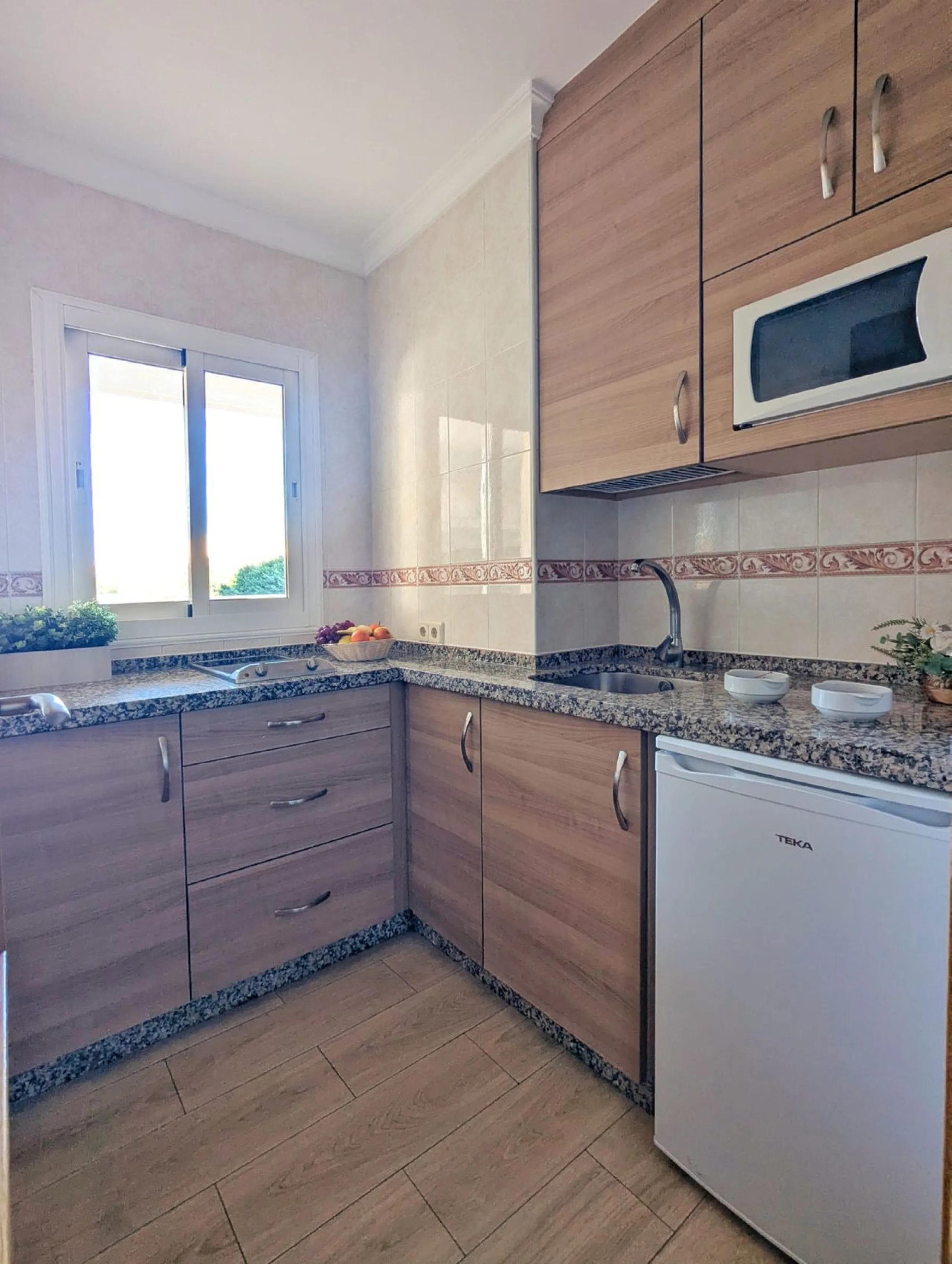 Apartment - Middle Floor Apartment в продаже в Fuengirola, Málaga. В доме 2 спален и 1 ванных комнат. Площадь дома 86 м²