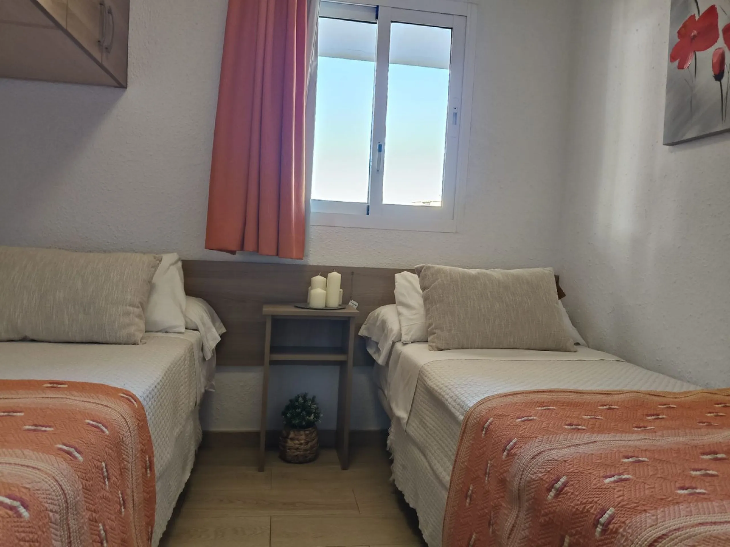 Apartment - Middle Floor Apartment в продаже в Fuengirola, Málaga. В доме 2 спален и 1 ванных комнат. Площадь дома 86 м²