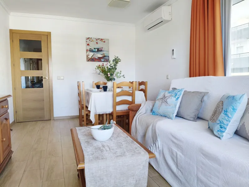 Apartment - Middle Floor Apartment в продаже в Fuengirola, Málaga. В доме 2 спален и 1 ванных комнат. Площадь дома 86 м²