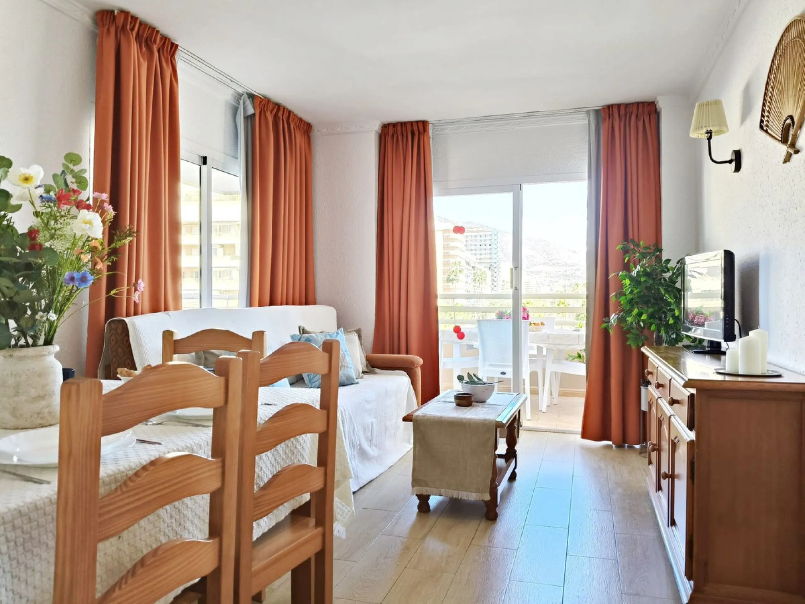 Apartment - Middle Floor Apartment в продаже в Fuengirola, Málaga. В доме 2 спален и 1 ванных комнат. Площадь дома 86 м²