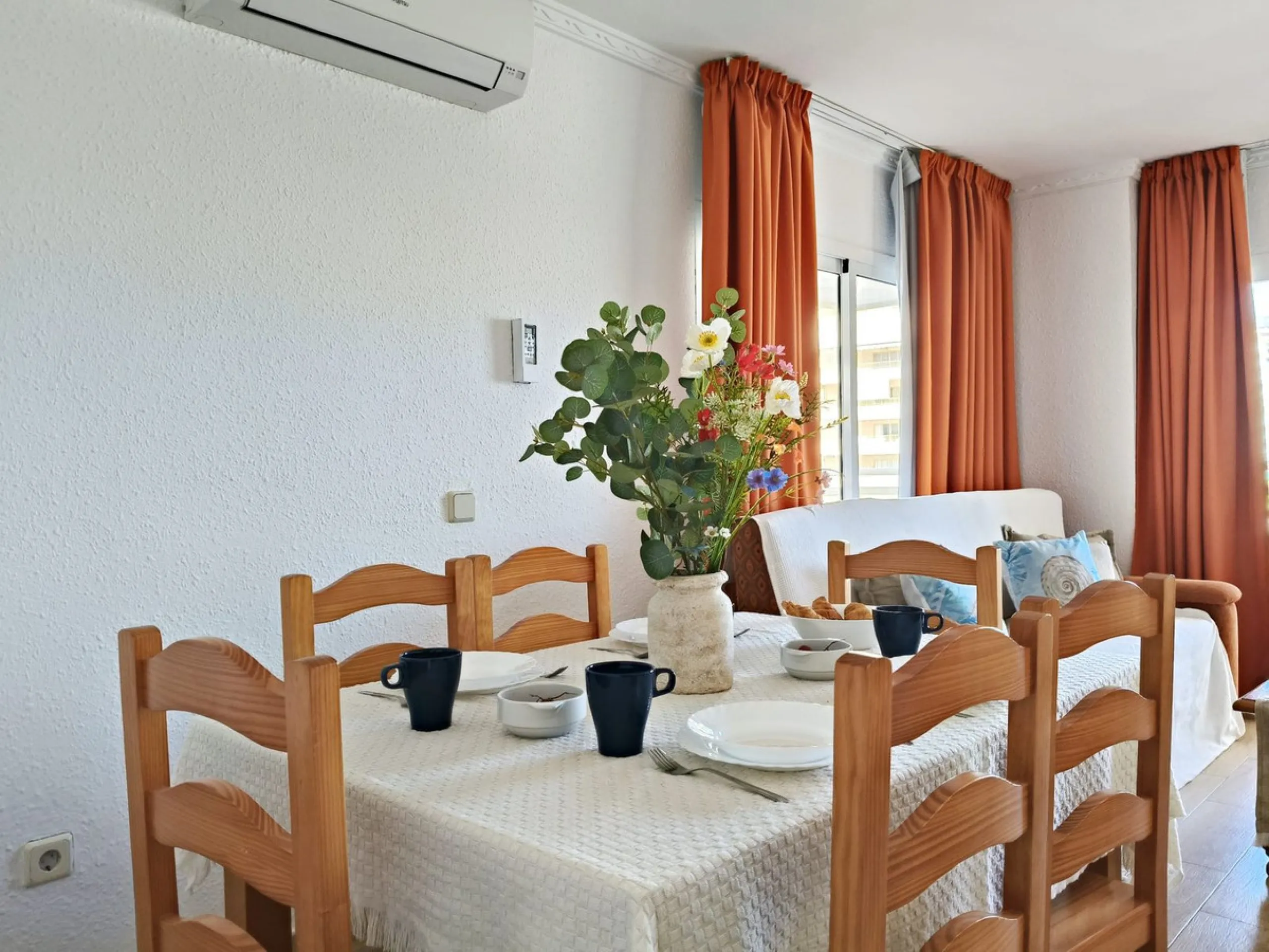 Apartment - Middle Floor Apartment в продаже в Fuengirola, Málaga. В доме 2 спален и 1 ванных комнат. Площадь дома 86 м²
