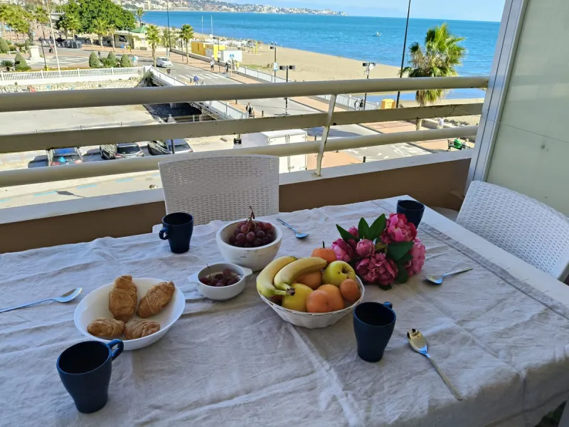 Apartment - Middle Floor Apartment в продаже в Fuengirola, Málaga. В доме 2 спален и 1 ванных комнат. Площадь дома 86 м²