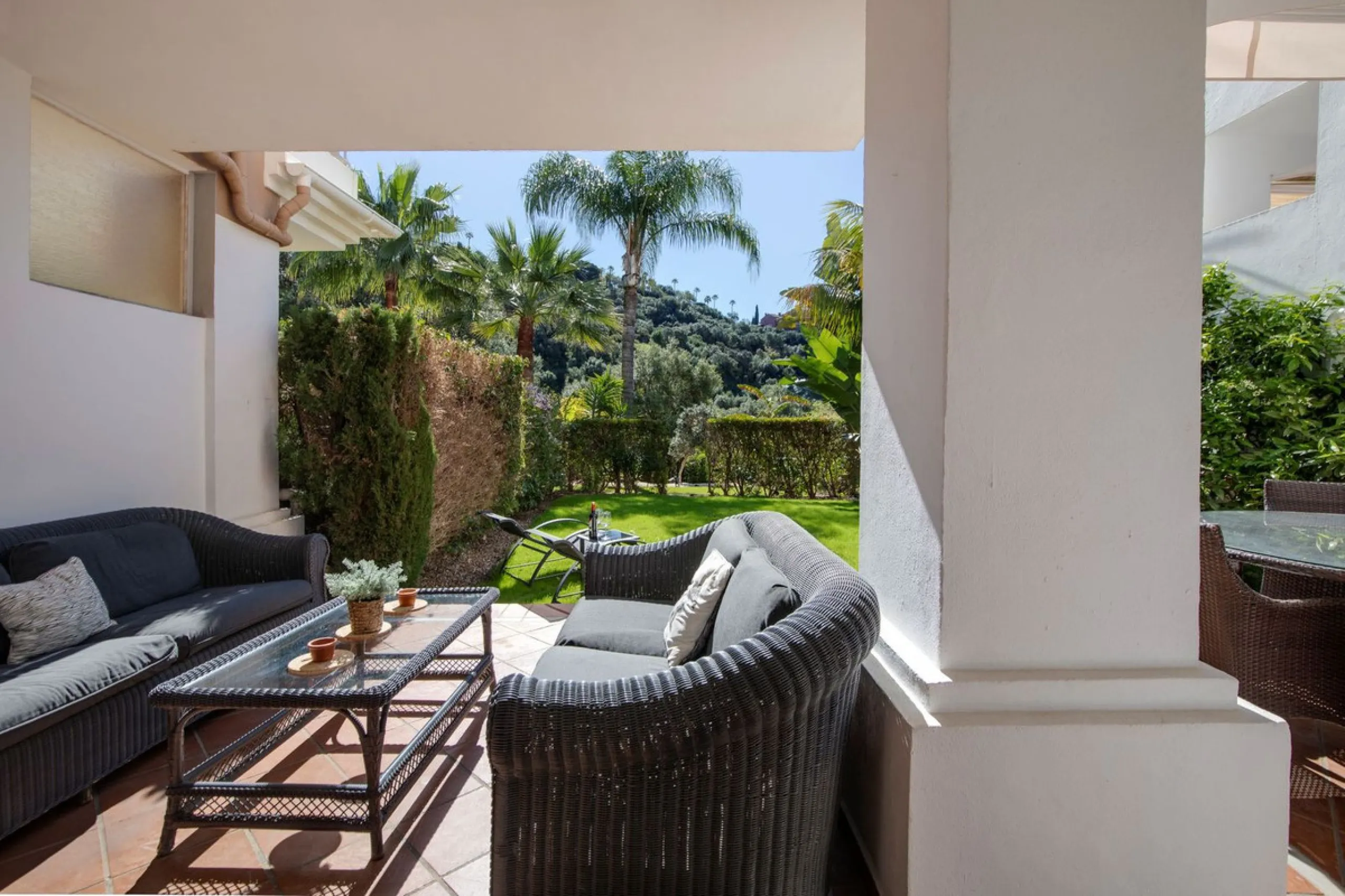 Beautifully maintained and move-in ready, this ground-floor apartment is located in Las Torres de Los Arqueros, one of the most established and well-kept communities within Los Arqueros.