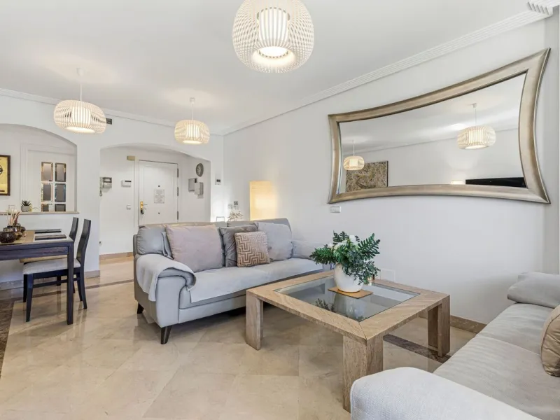 Beautifully maintained and move-in ready, this ground-floor apartment is located in Las Torres de Los Arqueros, one of the most established and well-kept communities within Los Arqueros.