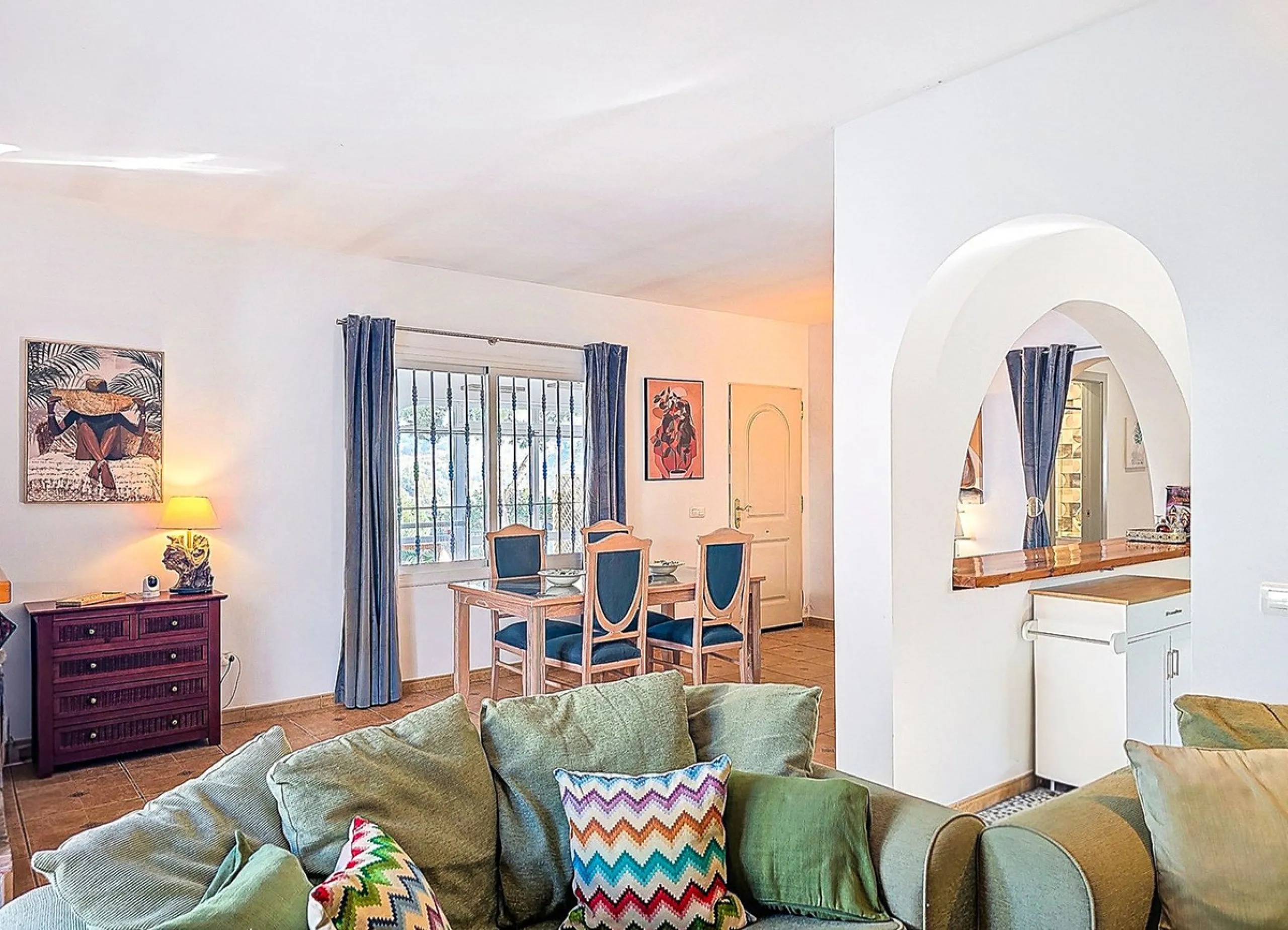 Beautiful Country House with Separated Apartment and Views of the Villages of Cómpeta and Canillas de Albaida.