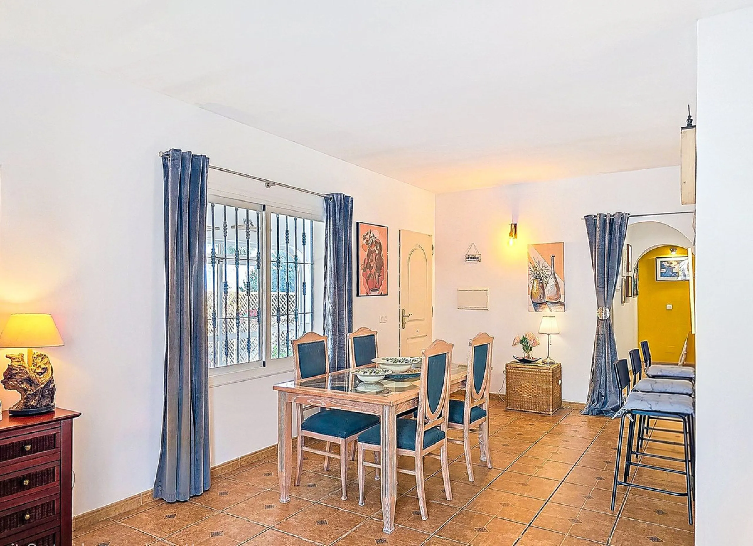 Beautiful Country House with Separated Apartment and Views of the Villages of Cómpeta and Canillas de Albaida.