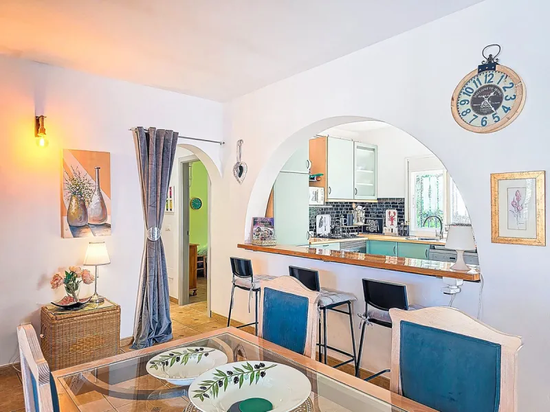 Beautiful Country House with Separated Apartment and Views of the Villages of Cómpeta and Canillas de Albaida.