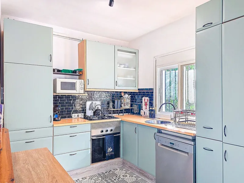Beautiful Country House with Separated Apartment and Views of the Villages of Cómpeta and Canillas de Albaida.