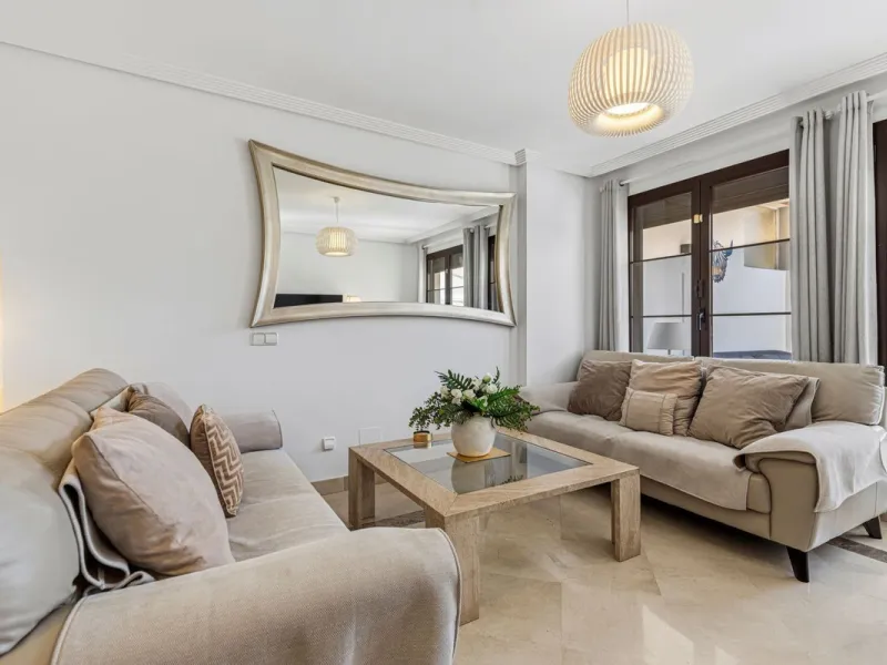 Beautifully maintained and move-in ready, this ground-floor apartment is located in Las Torres de Los Arqueros, one of the most established and well-kept communities within Los Arqueros.