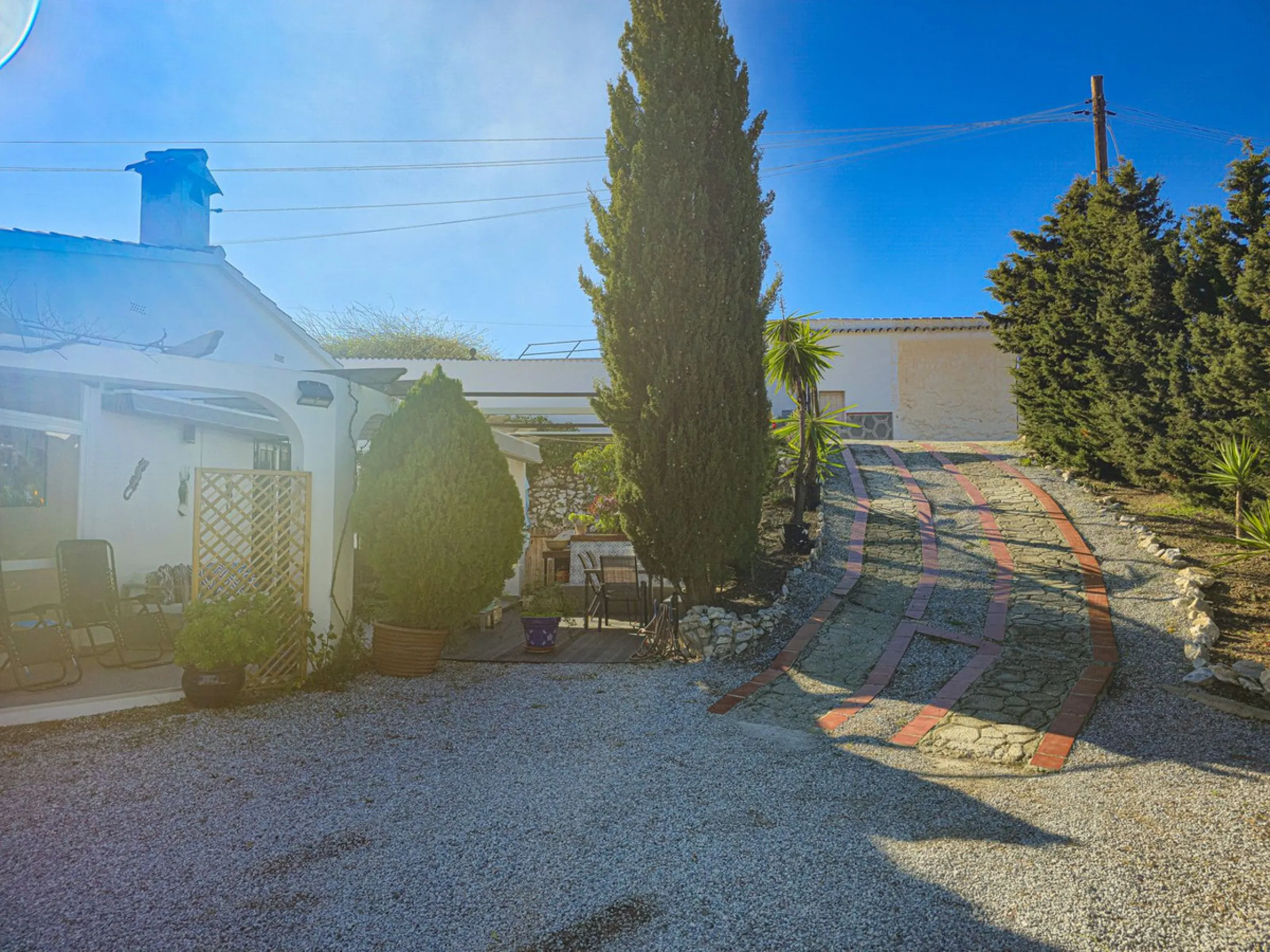 Beautiful Country House with Separated Apartment and Views of the Villages of Cómpeta and Canillas de Albaida.
