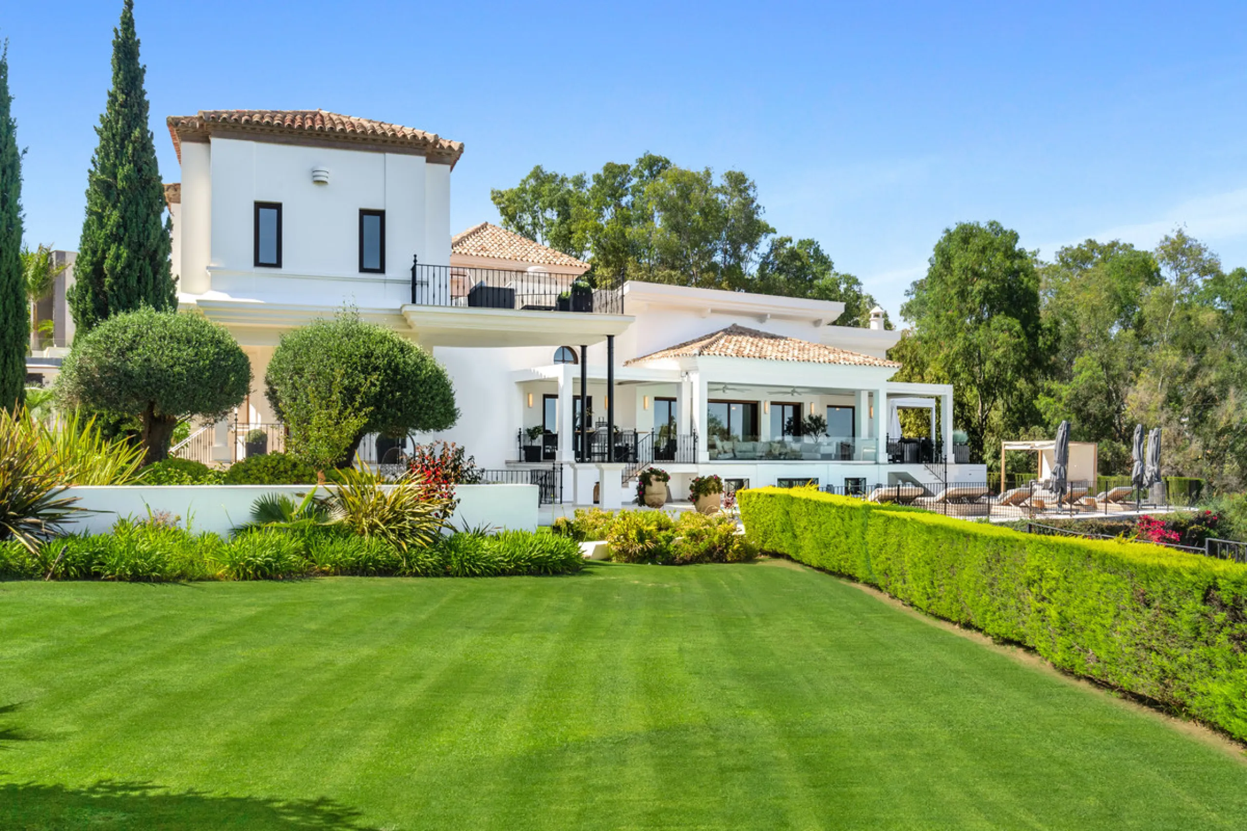 House - Detached Villa в продаже в Benahavís, Málaga. В доме 7 спален и 8 ванных комнат. Площадь дома 1014 м². Площадь участка 10100 м²