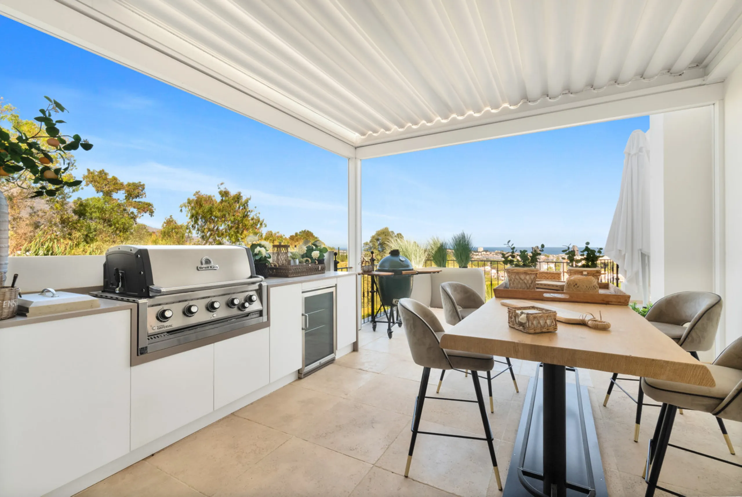 House - Detached Villa в продаже в Benahavís, Málaga. В доме 7 спален и 8 ванных комнат. Площадь дома 1014 м². Площадь участка 10100 м²