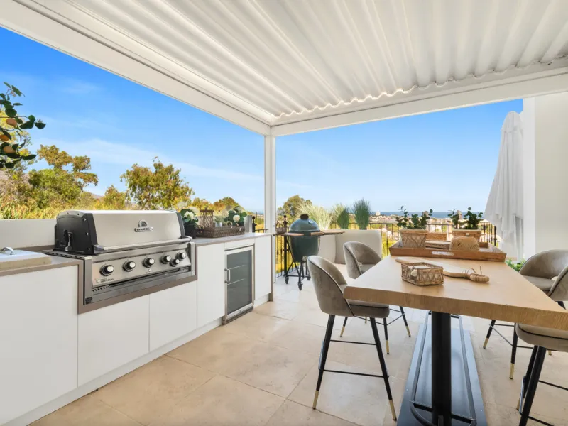 House - Detached Villa в продаже в Benahavís, Málaga. В доме 7 спален и 8 ванных комнат. Площадь дома 1014 м². Площадь участка 10100 м²