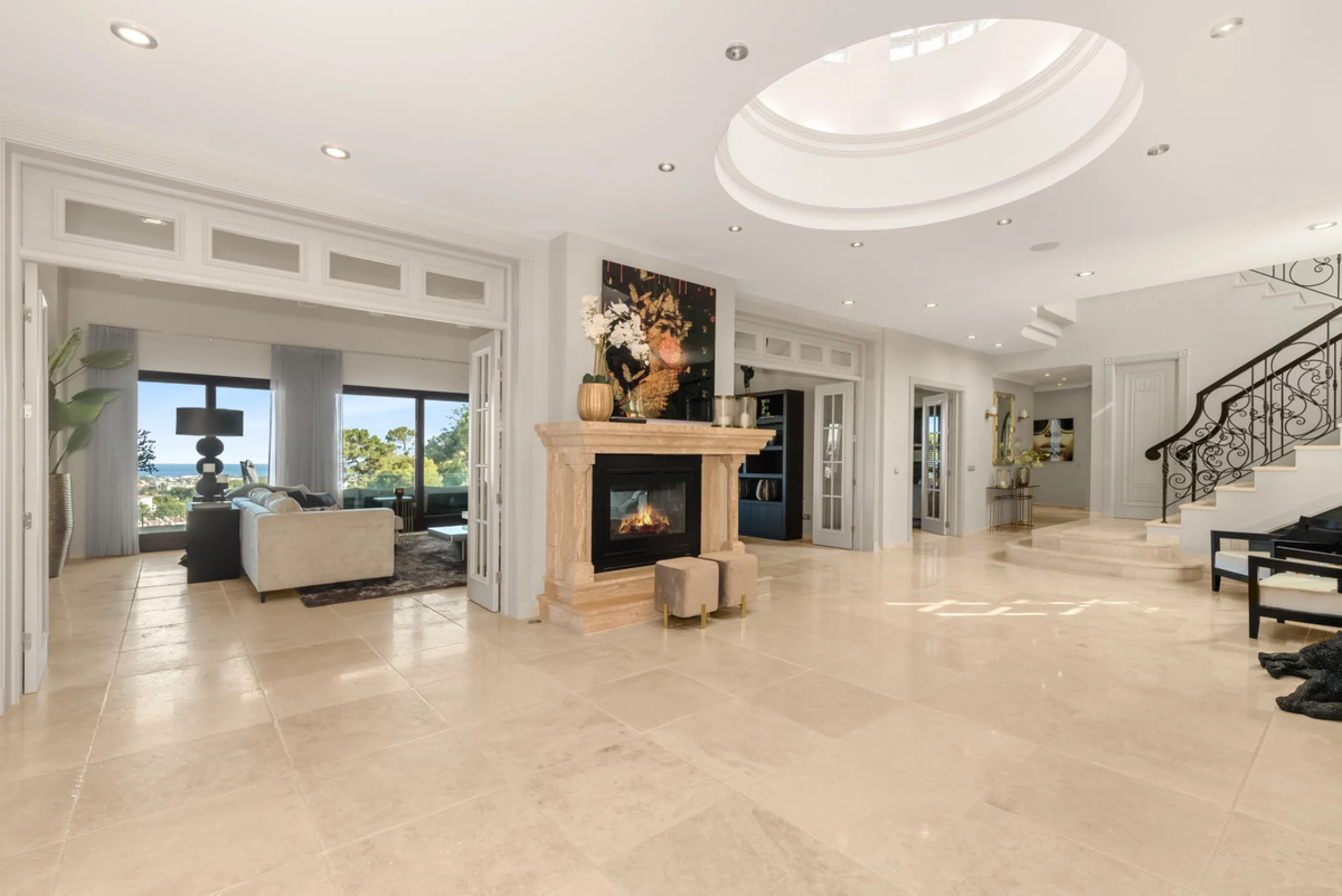 House - Detached Villa в продаже в Benahavís, Málaga. В доме 7 спален и 8 ванных комнат. Площадь дома 1014 м². Площадь участка 10100 м²